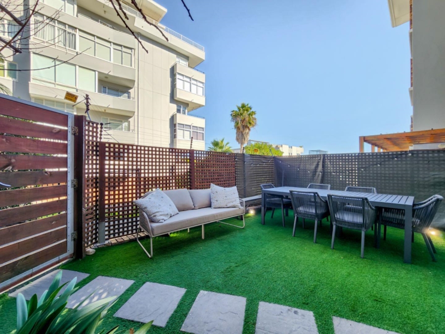 2 Bedroom Property for Sale in Sea Point Western Cape